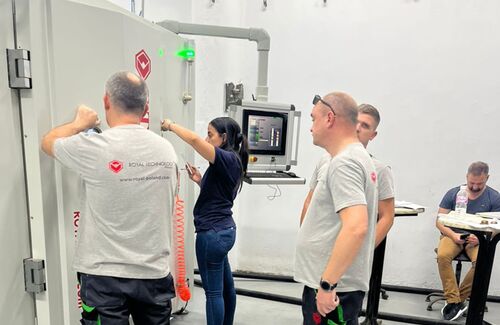 Berita perusahaan terbaru tentang Tingkatkan Efisiensi Pelapisan dan Kualitas Film dengan Pelapis Evaporasi Termal dari Royal Technology